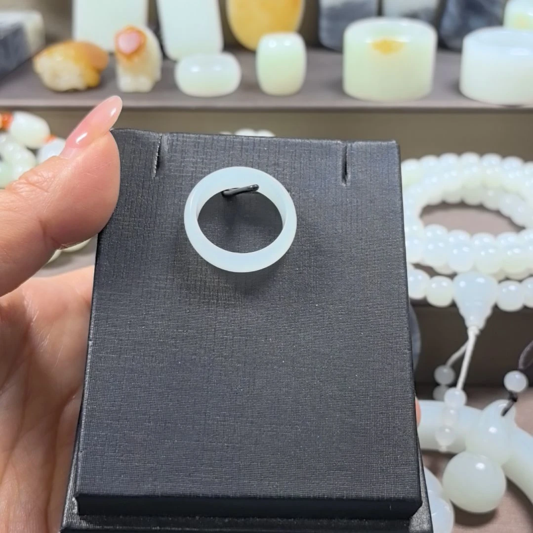 和田玉未镶嵌戒圈