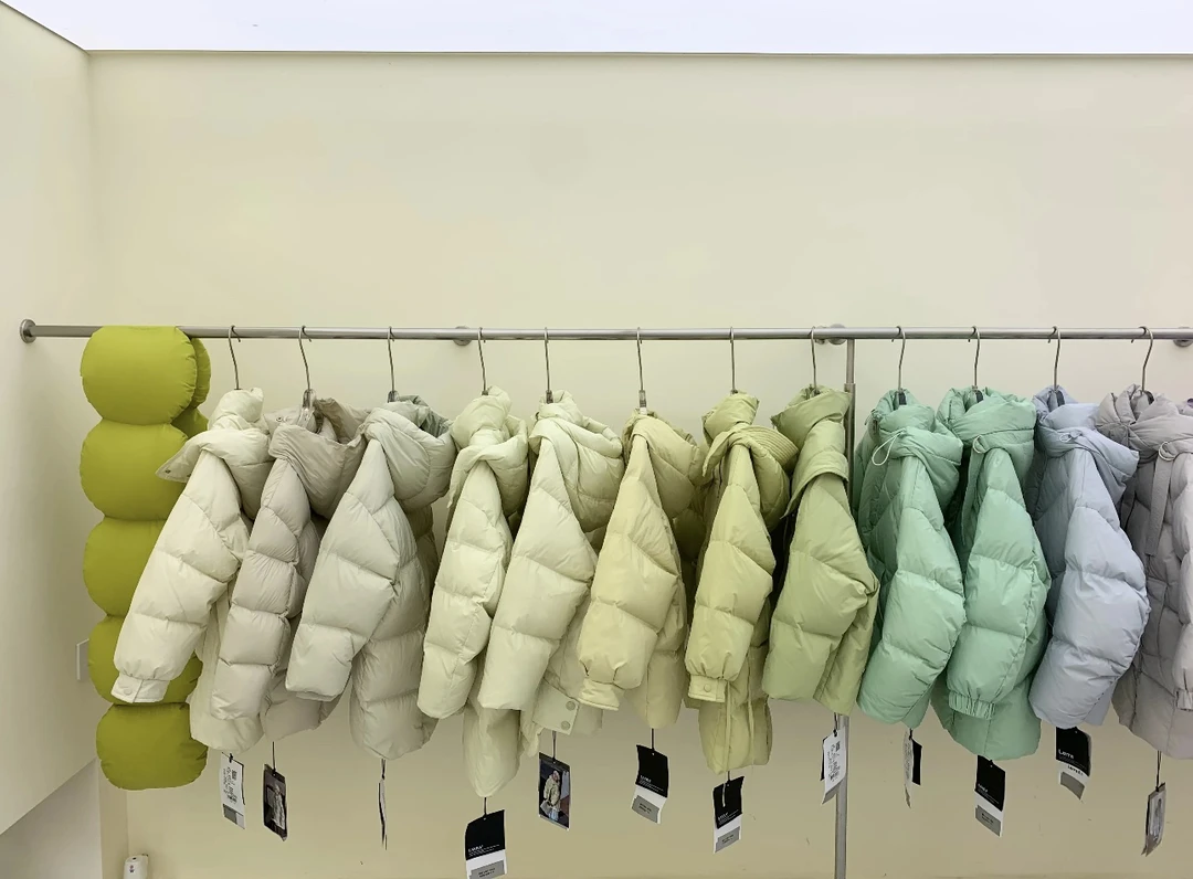 设计师儿童国标羽绒服潮款日韩系新年款