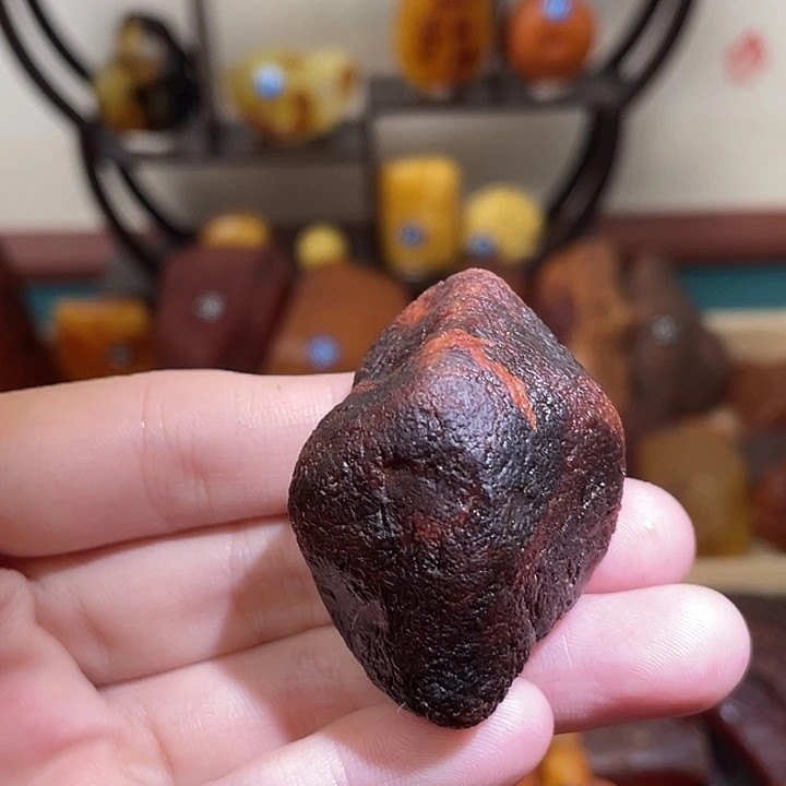 琥珀未镶嵌珠宝奇石吊坠