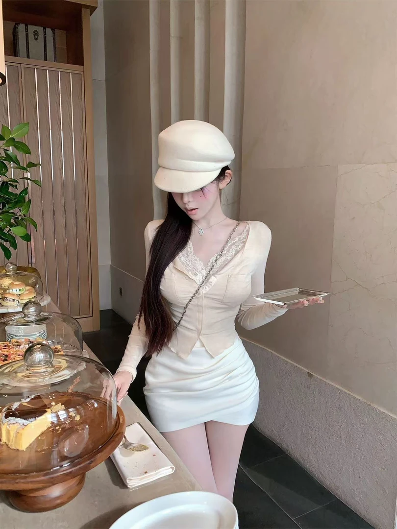 JUJU蕾丝拼接假两件长袖针织开衫女修身短款v领内搭上衣