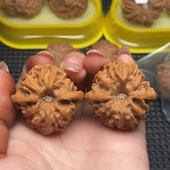 38凹底龙门涧