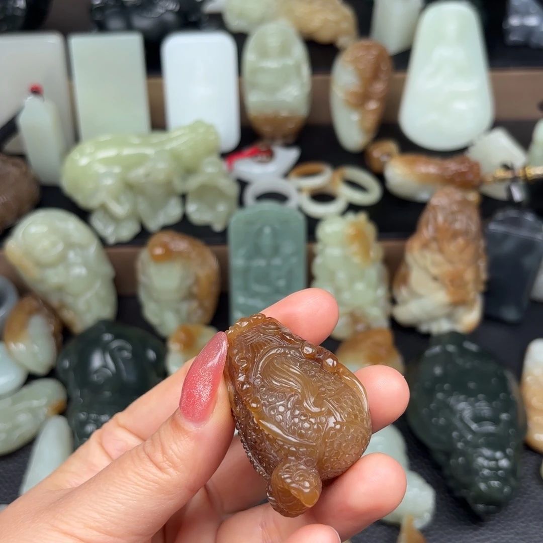 颈饰未镶嵌和田玉