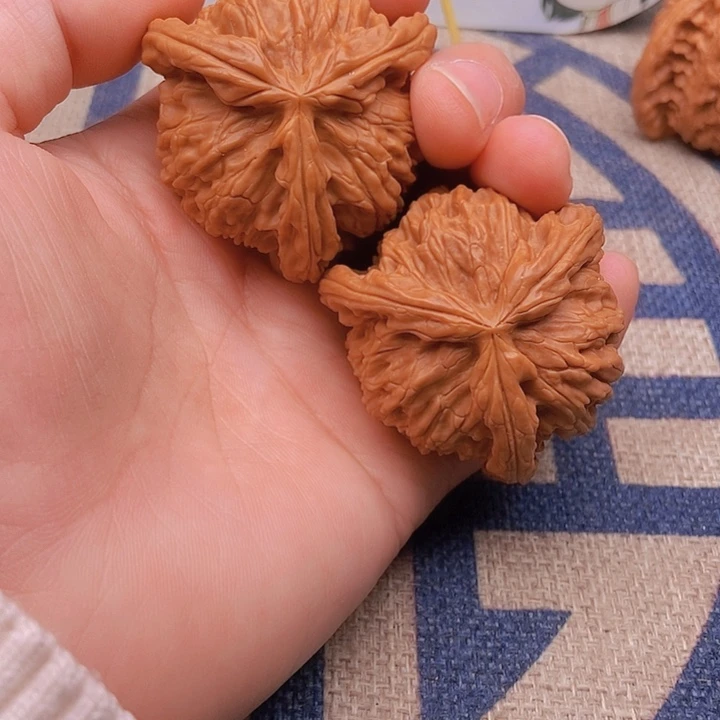 吊坠文玩核桃冰*三棱