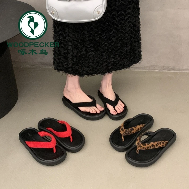 啄木鸟豹纹人字拖女2025夏季新款外穿厚底沙滩夹脚趾罗马凉鞋夏季