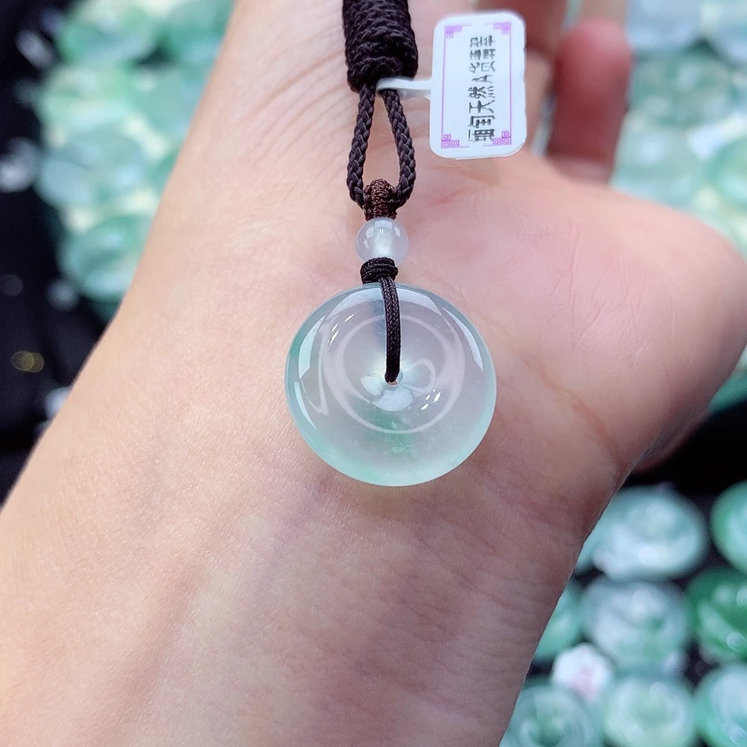 翡翠未镶嵌颈饰编号18。尺寸17-5.4