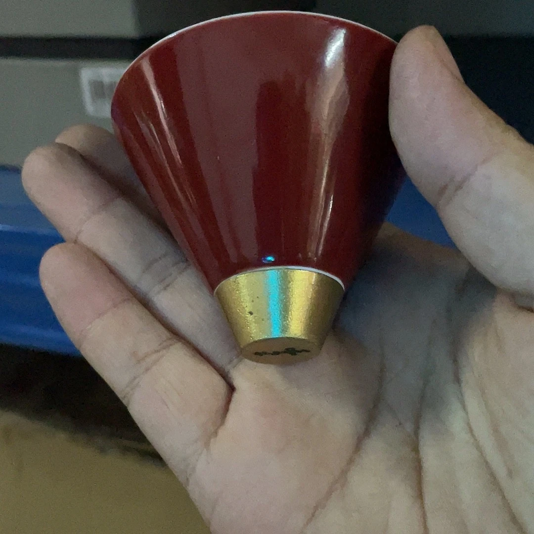 搪瓷杯子里还有很多东西
