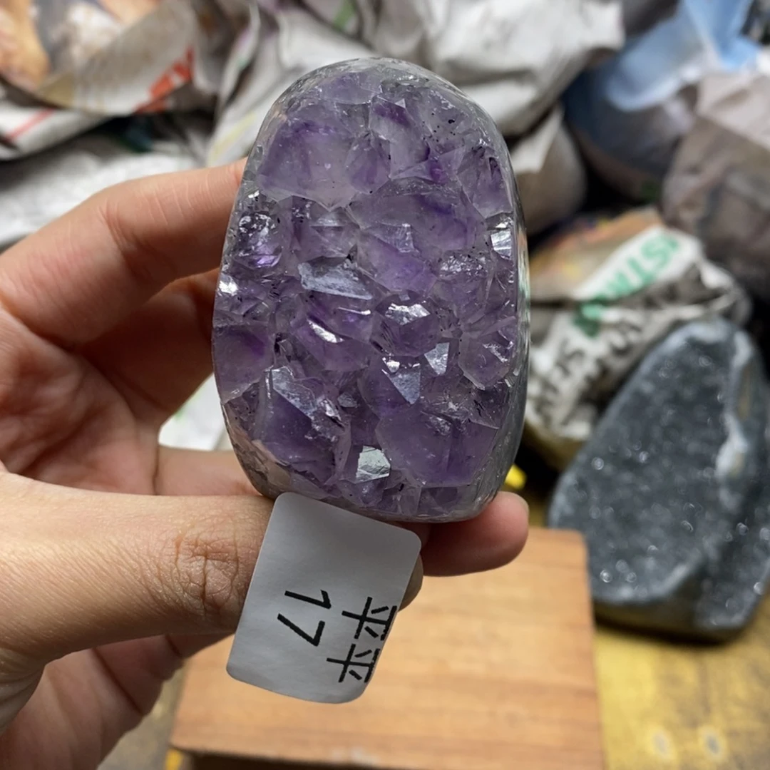 紫晶乌拉圭未镶嵌