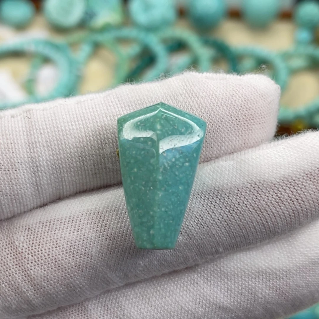 绿松石未镶嵌挂件