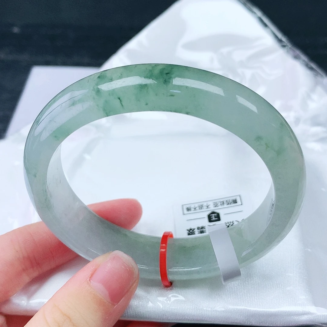 翡翠手镯未镶嵌56贵妃