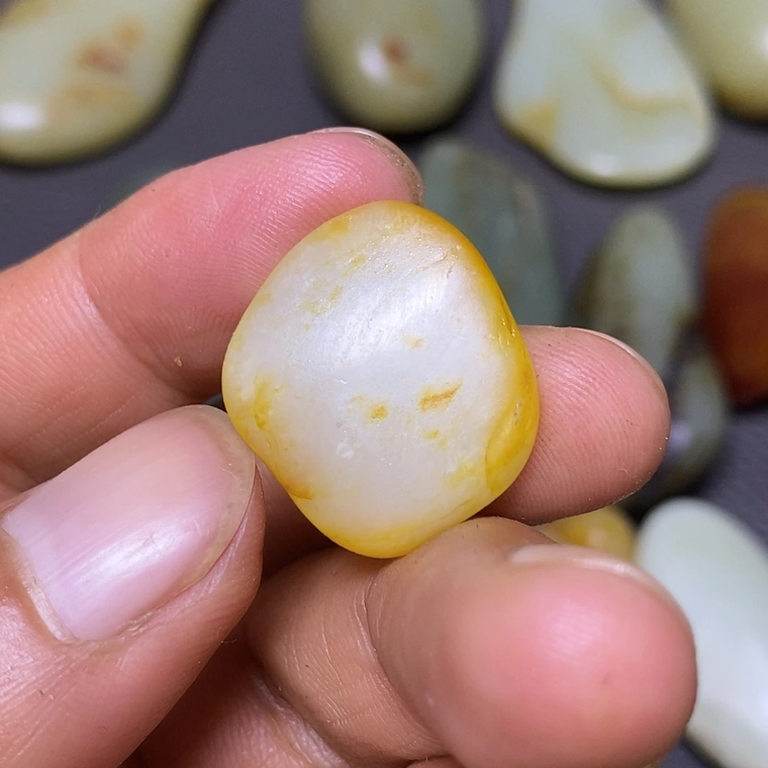 未镶嵌和田玉（糖玉）挂件