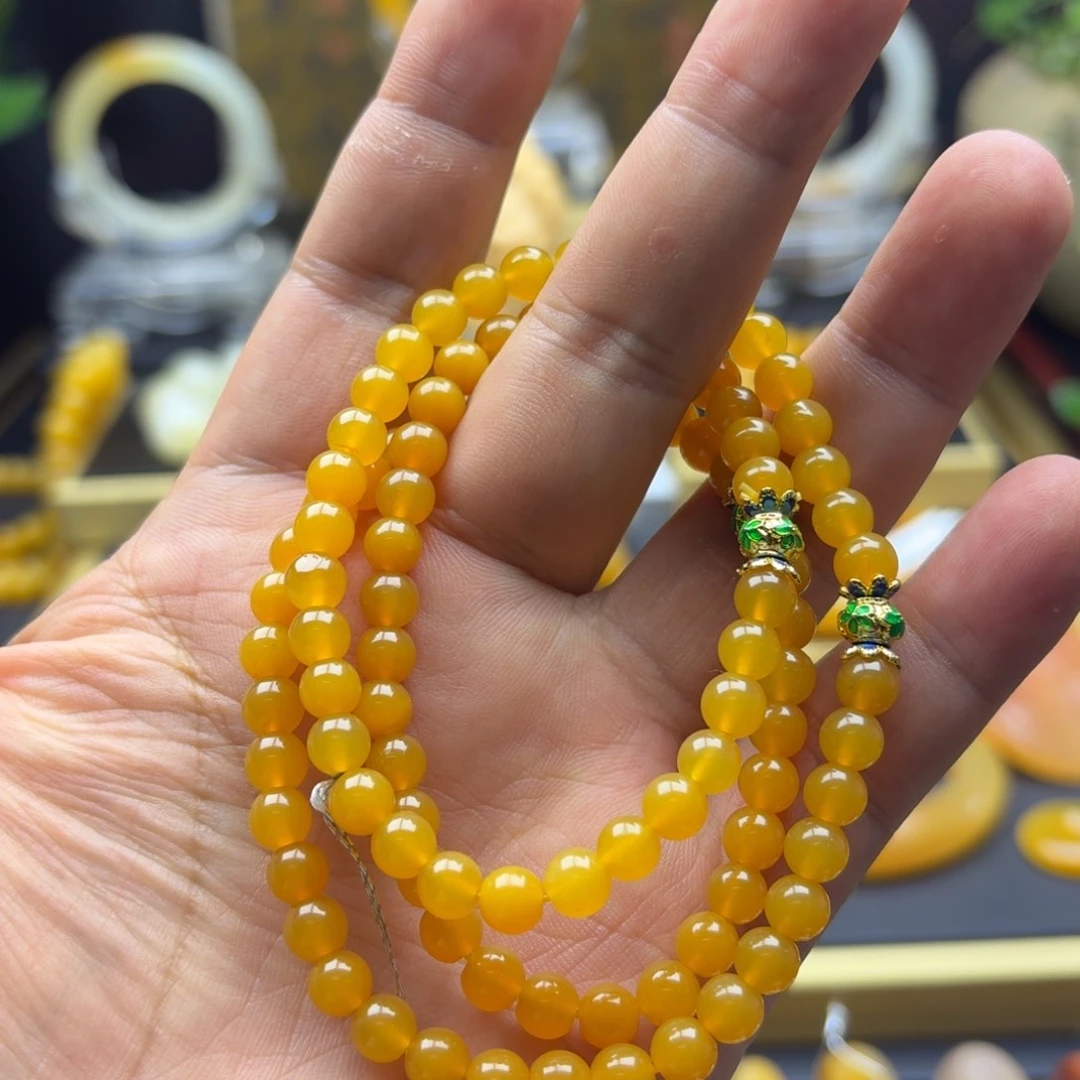 石英质玉（黄龙玉）未镶嵌颈饰