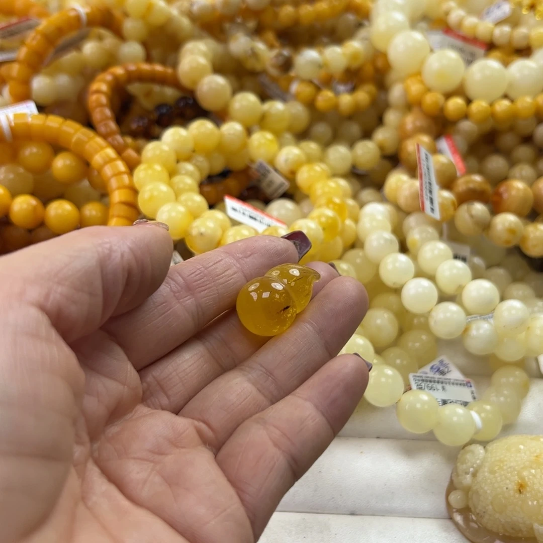 琥珀珠宝奇石未镶嵌