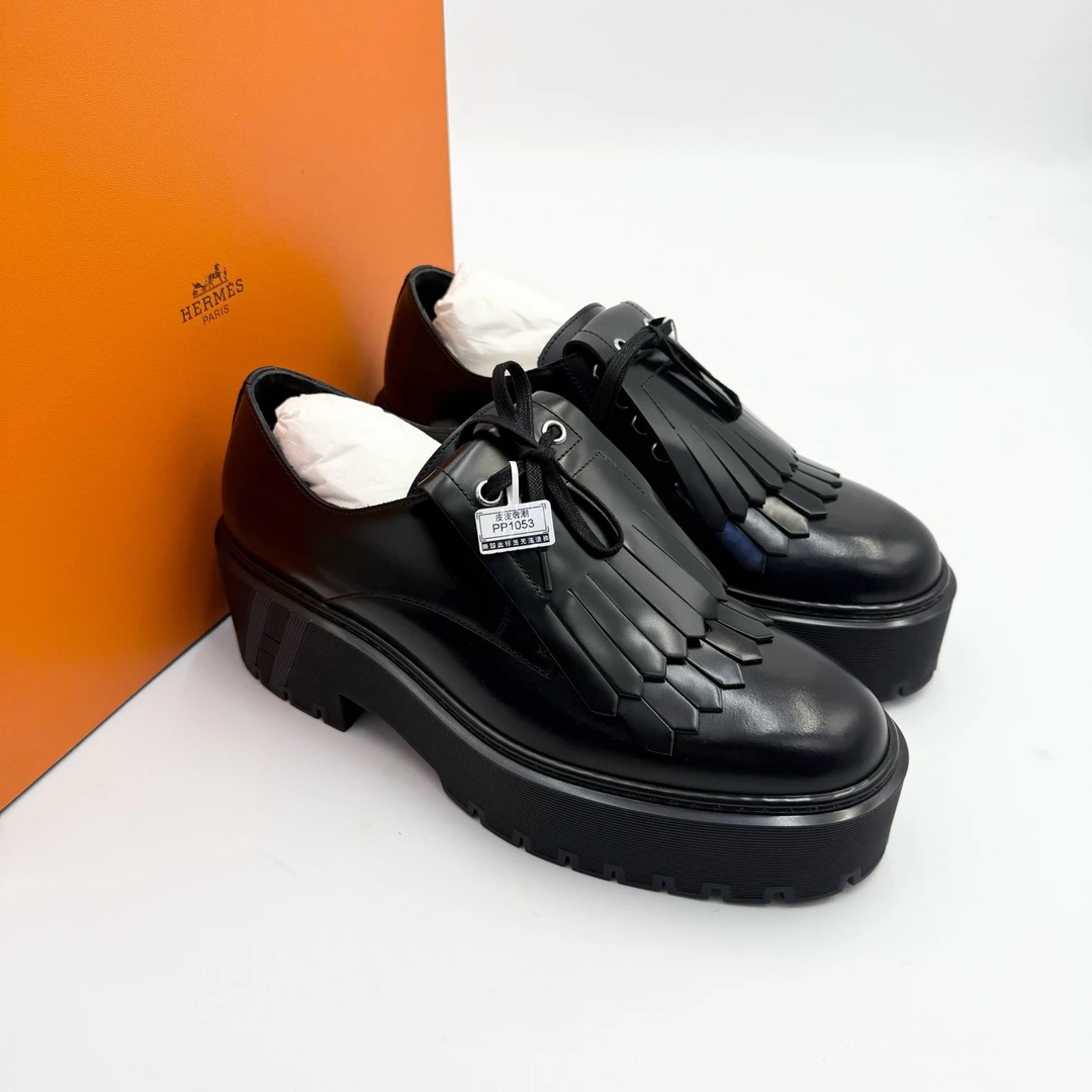 未使用 Hermes/爱马仕 （全新）爱马仕/39码黑色流苏H乐福鞋/pp1053
