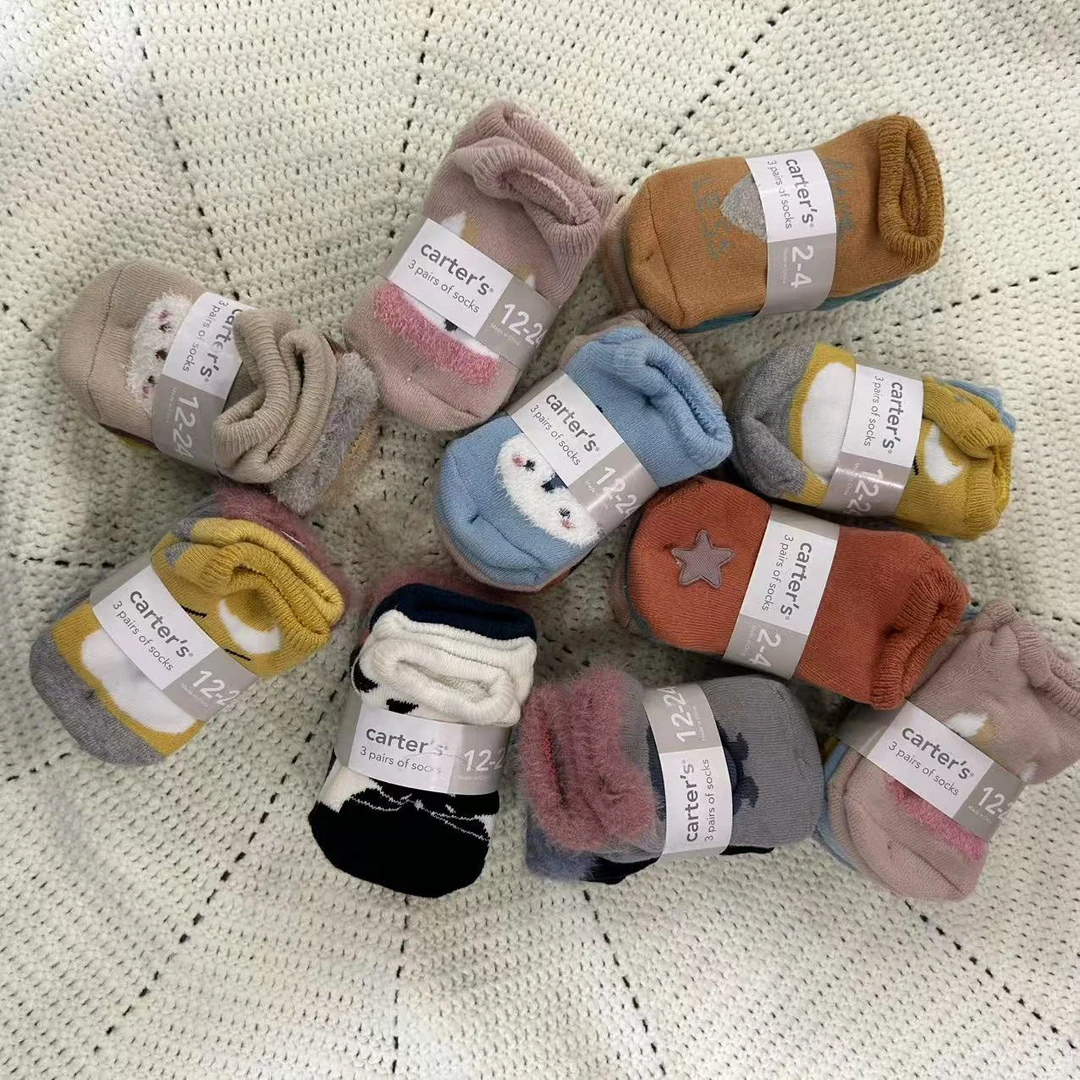 Carter's宝宝袜子地板袜混搭，三双一组