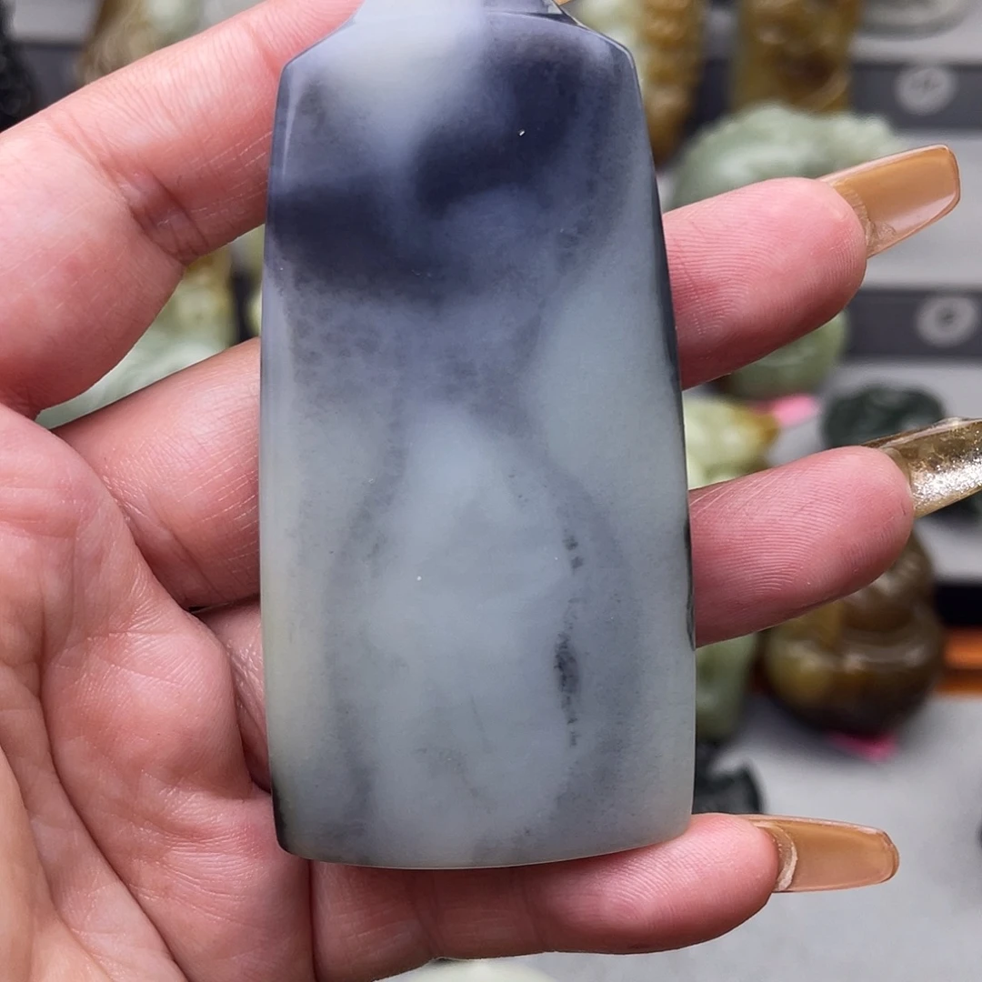 凡***子和田玉未镶嵌颈饰