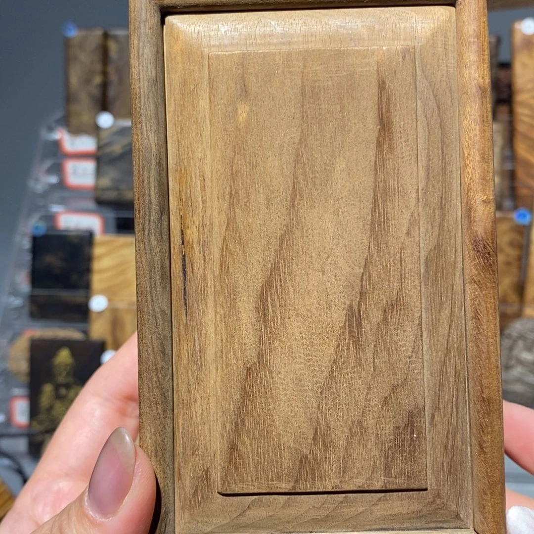 金丝楠无事牌蛋****7金丝楠木小叶桢楠 瑕疵放漏了。