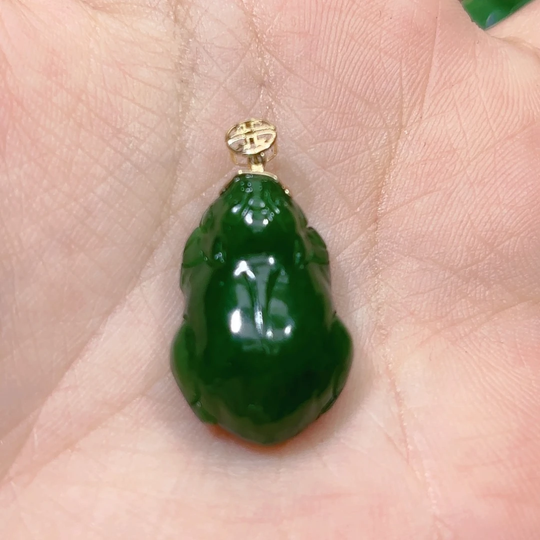 和田玉（碧玉）颈饰18K金镶嵌嗯****?