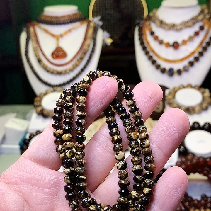 琥珀未镶嵌裸石5+128颗熊猫