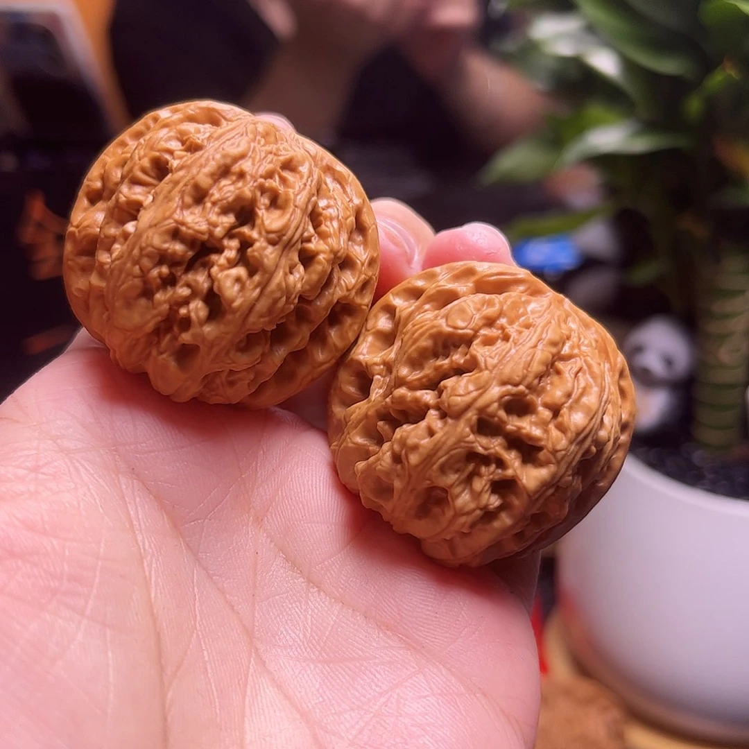 神***亚文玩核桃吊坠39尺粗筋10
