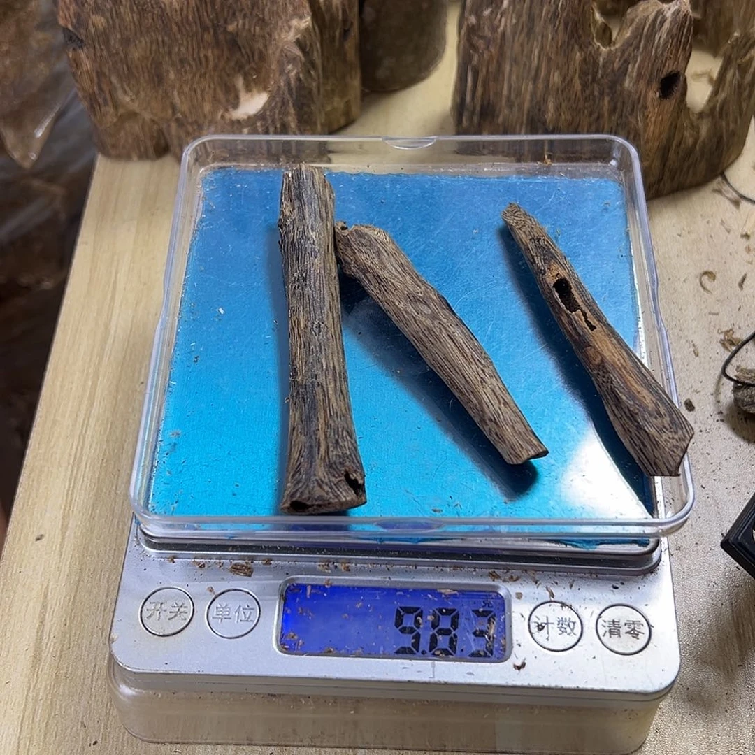 香料绿奇楠虫漏9克白棋天然虫