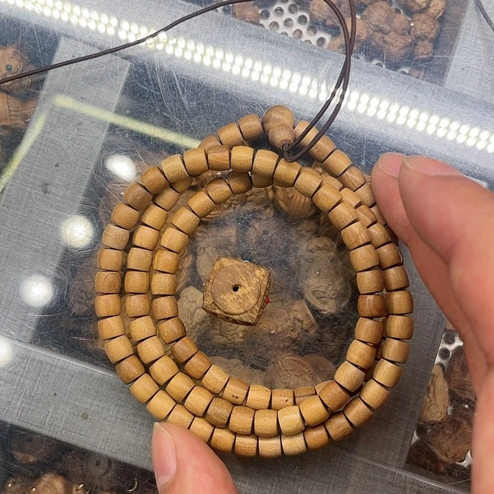 【闪购商品】檀香木手串/手链56直切