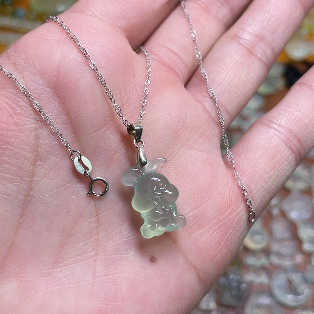 蛇纹石玉吊坠未镶嵌涵*?