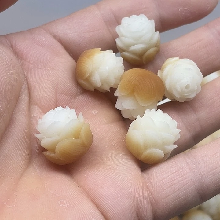 吊坠白玉菩提17炭烤莲花3颗➕灯牌宠3颗