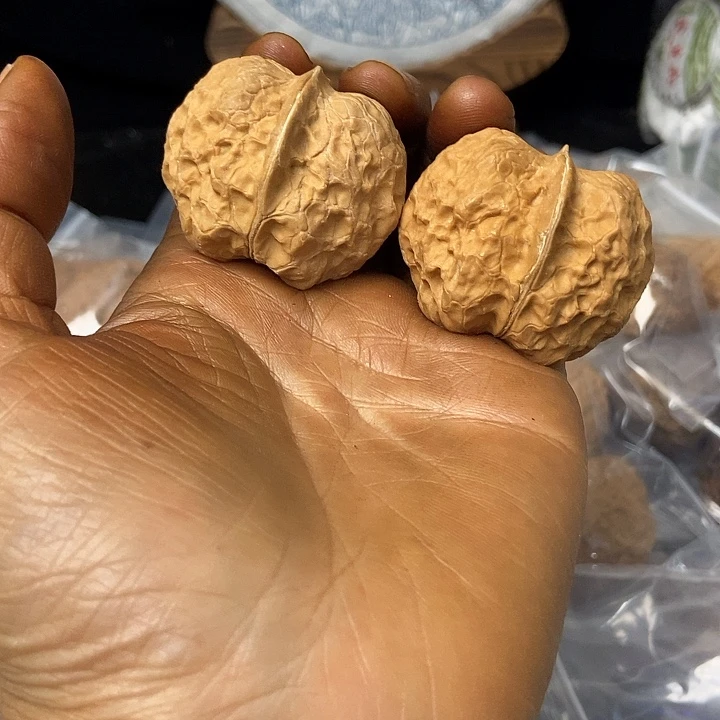 把件文玩核桃云南铁核桃基地45