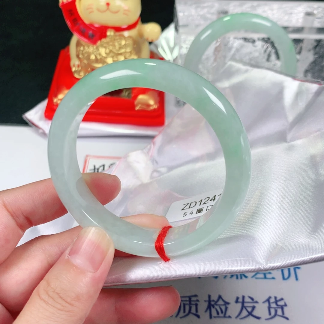 翡翠手镯未镶嵌小**?1241