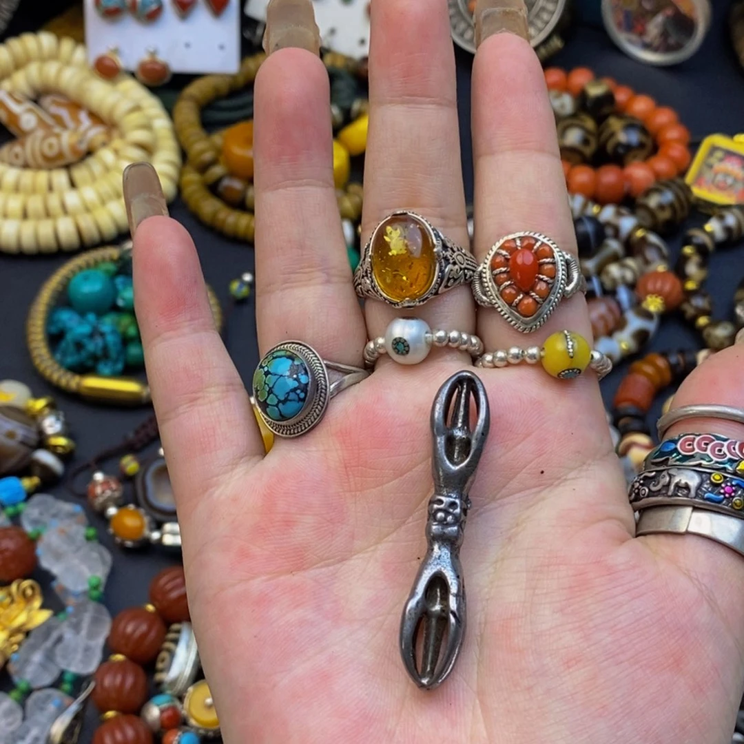 泥塑A****宝擦擦的吊坠也