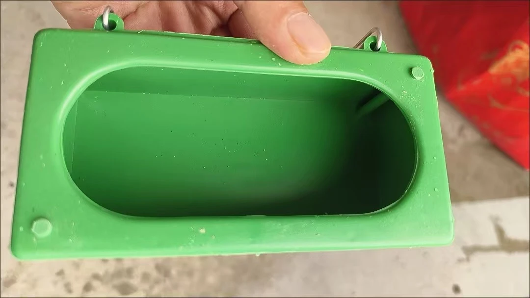 鸽子鸟用防溅食盒食盆挂盒饲料盒水盒洗澡盆用品用具