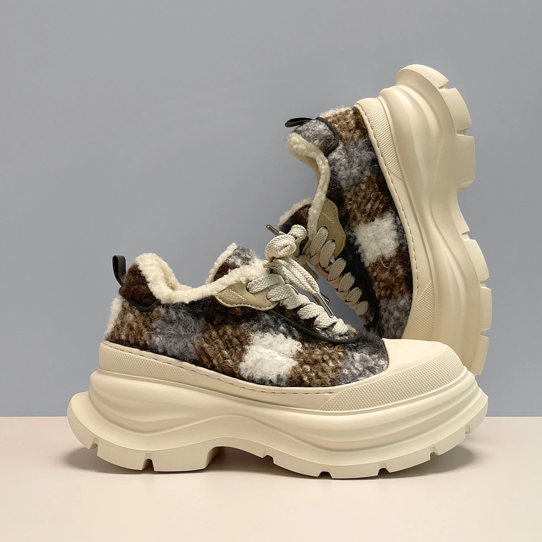 明星同款毛毛休闲鞋男女2025冬季新款加绒保暖厚底板鞋增高老爹鞋