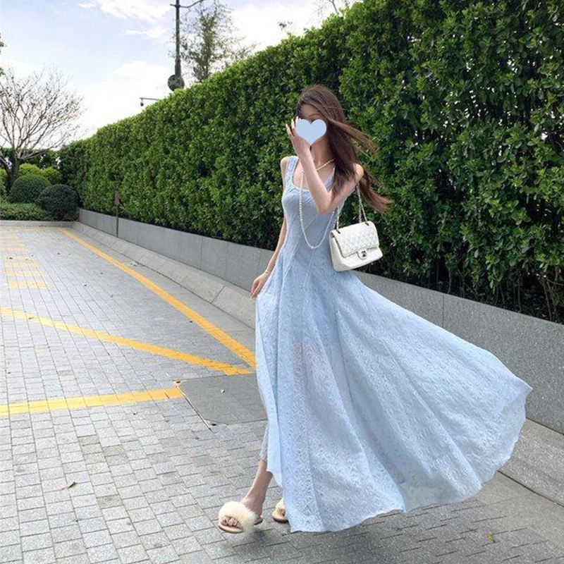 蓝色吊带连衣裙女新款收腰领证礼服风纯色度假海滩法式长裙