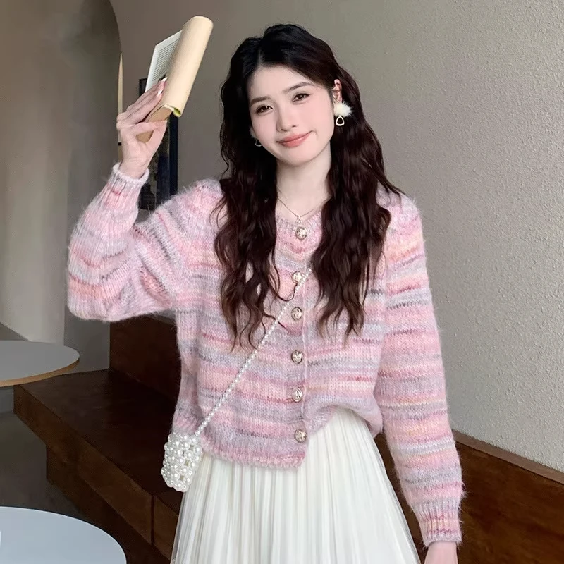 2025秋冬新款温柔软糯针织开衫小个子短款粉色圆领毛衣外套女上衣