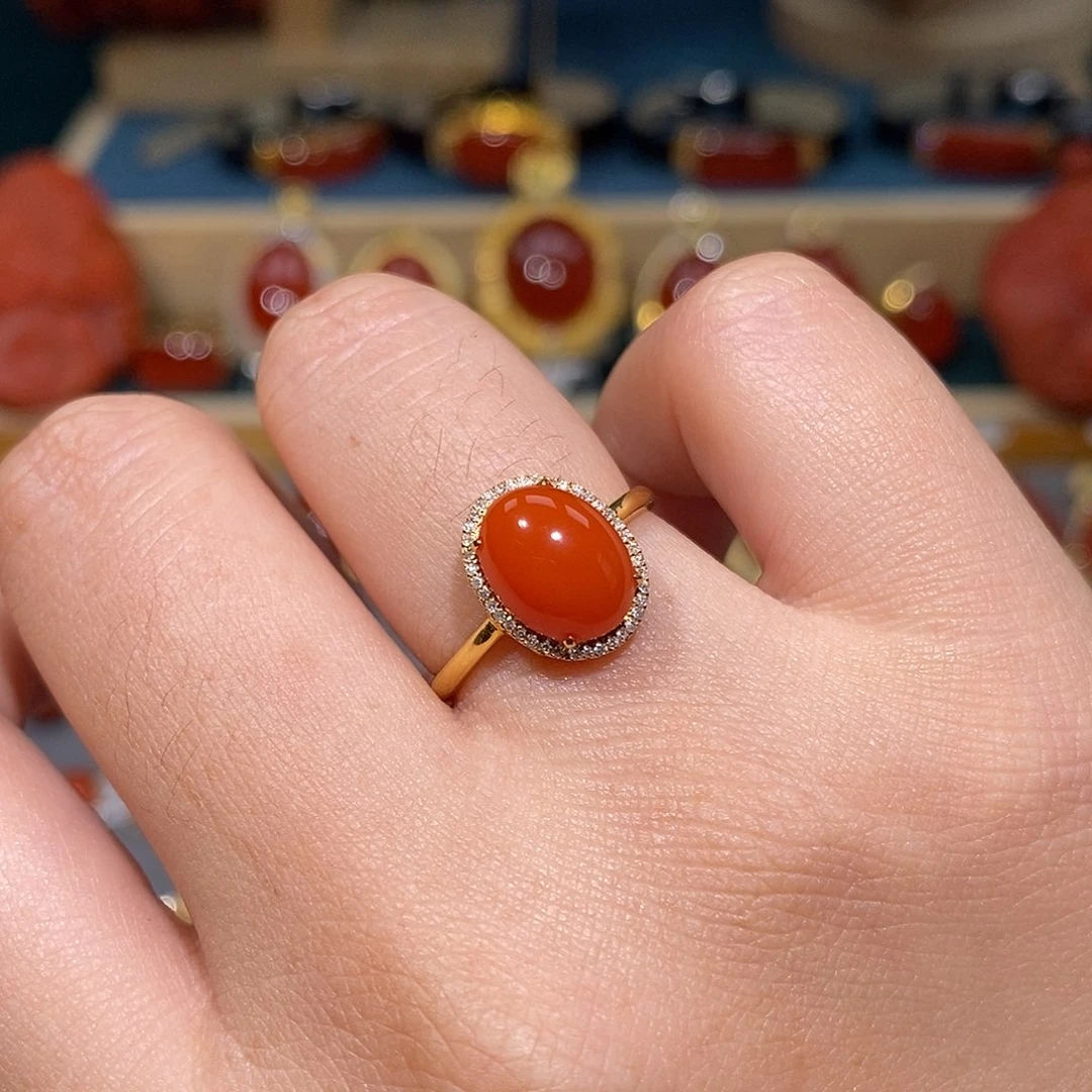 南红玛瑙18K金镶嵌戒指