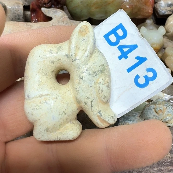 蛇纹石玉颈饰未镶嵌