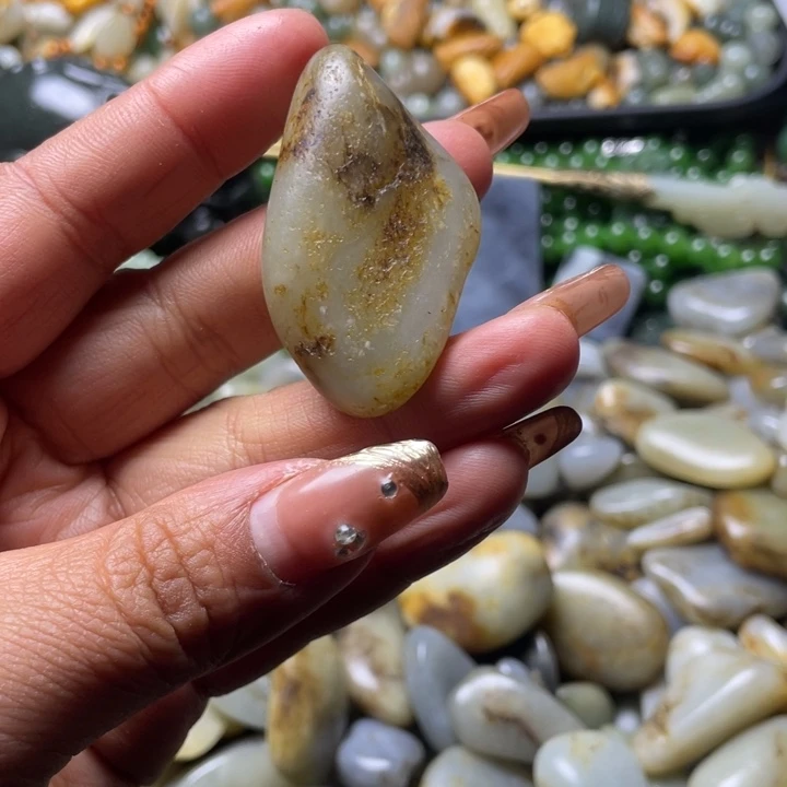 和田玉未镶嵌珠宝半成品