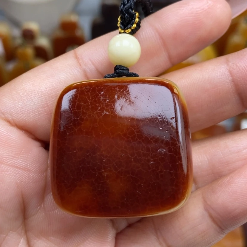 【闪购商品】琥珀颈饰未镶嵌