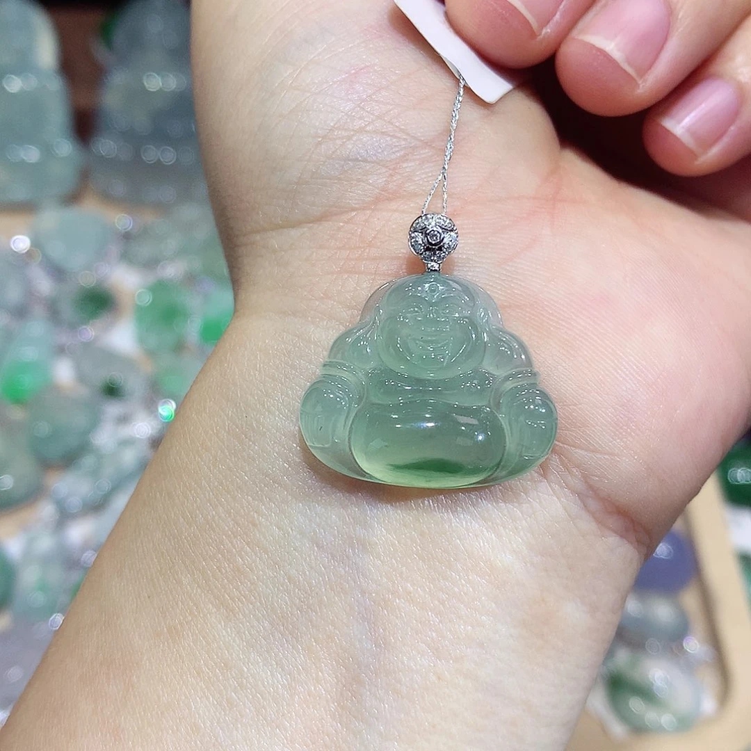 翡翠18K金镶嵌颈饰佛