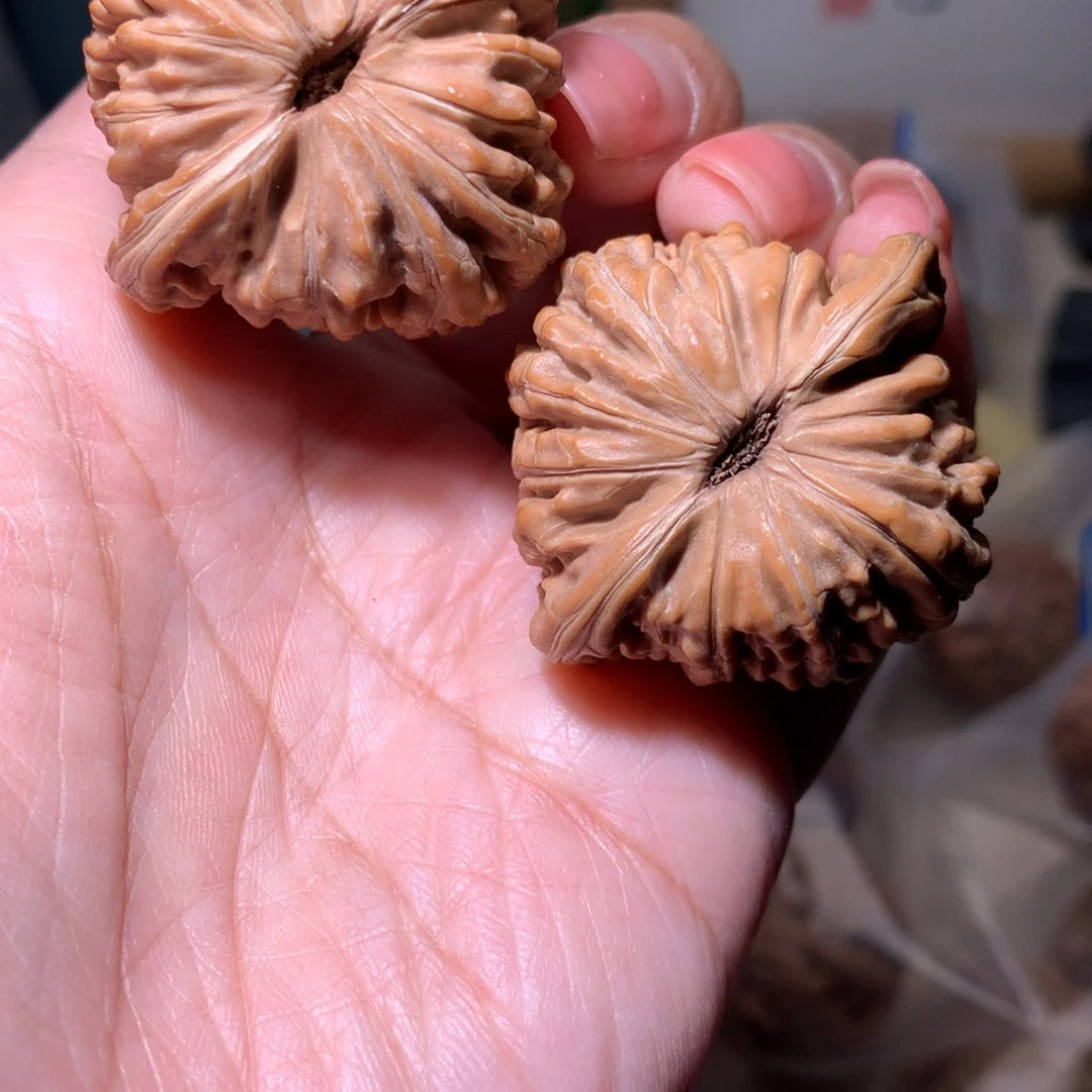 文玩核桃把件旺****?汉高楼