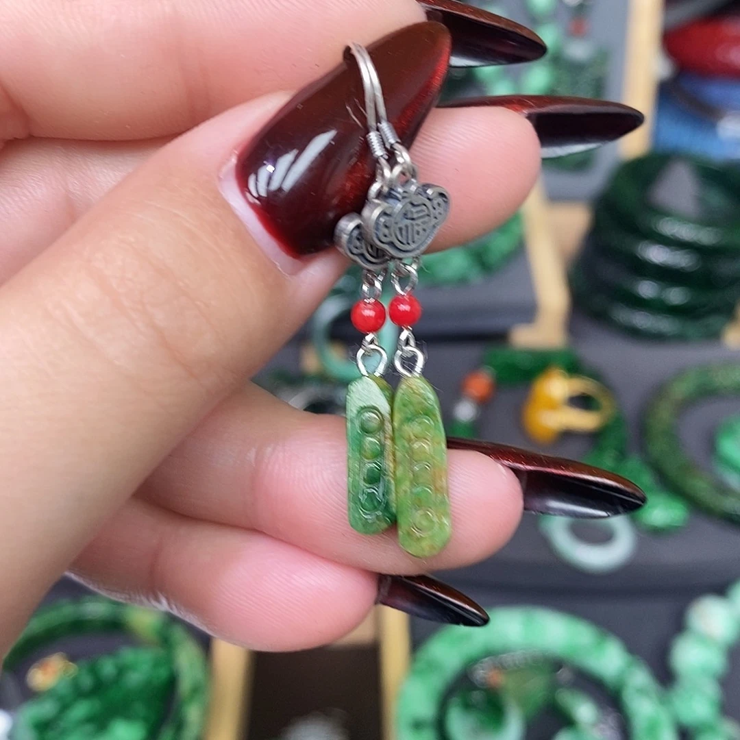 银S925镶嵌翡翠耳饰漂亮美眉