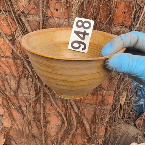 泥塑斗笠碗1只全品陶瓷