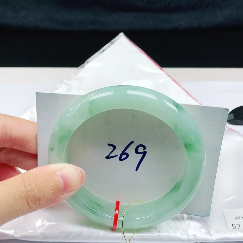 【闪购商品】翡翠手镯未镶嵌57.5圈