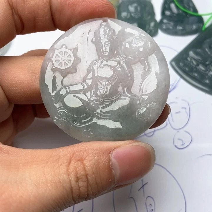 翡翠颈饰未镶嵌翡翠