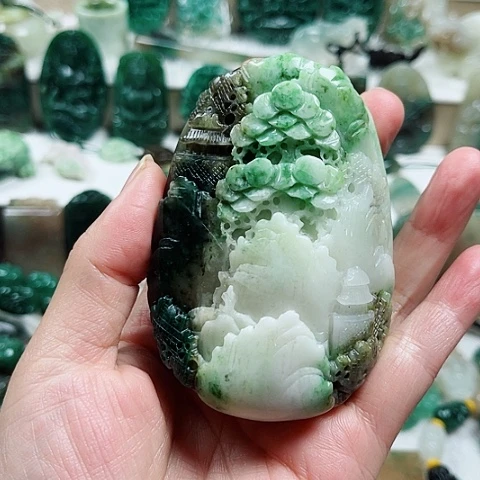 独山玉未镶嵌吊坠