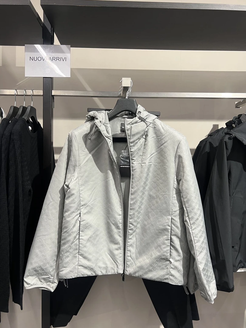 全新未使用 EMPORIO ARMANI/乔治·阿玛尼 男士夹克 不退换