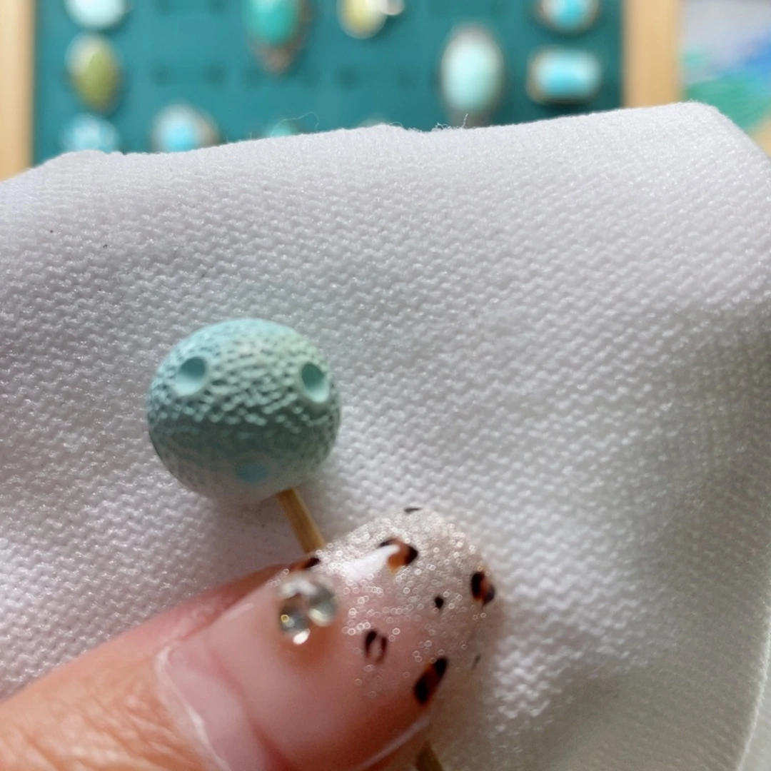 绿松石颈饰未镶嵌朱**~