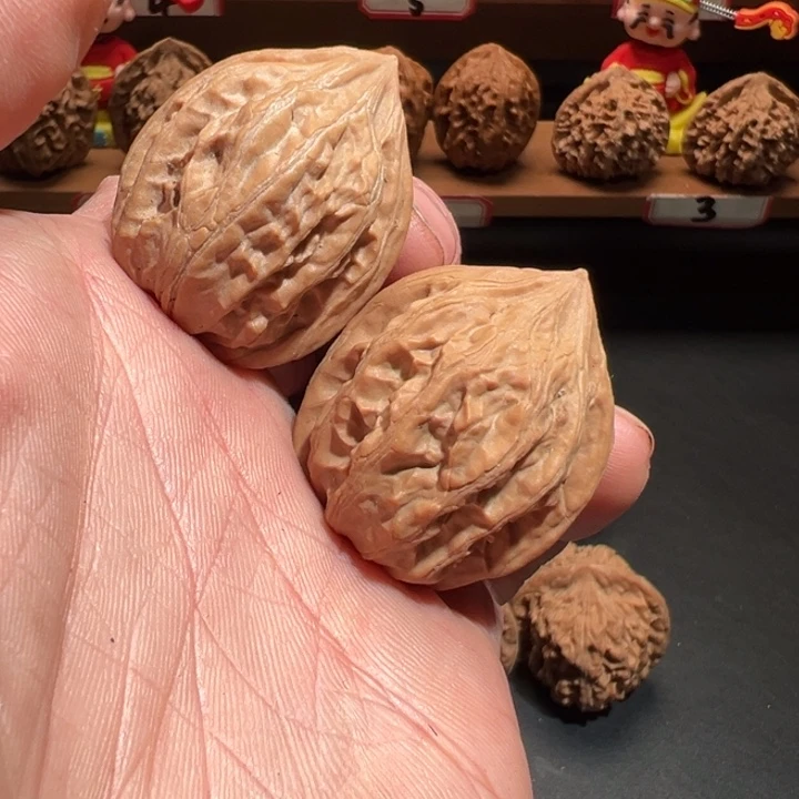 Y***y文玩核桃吊坠川字鸡心