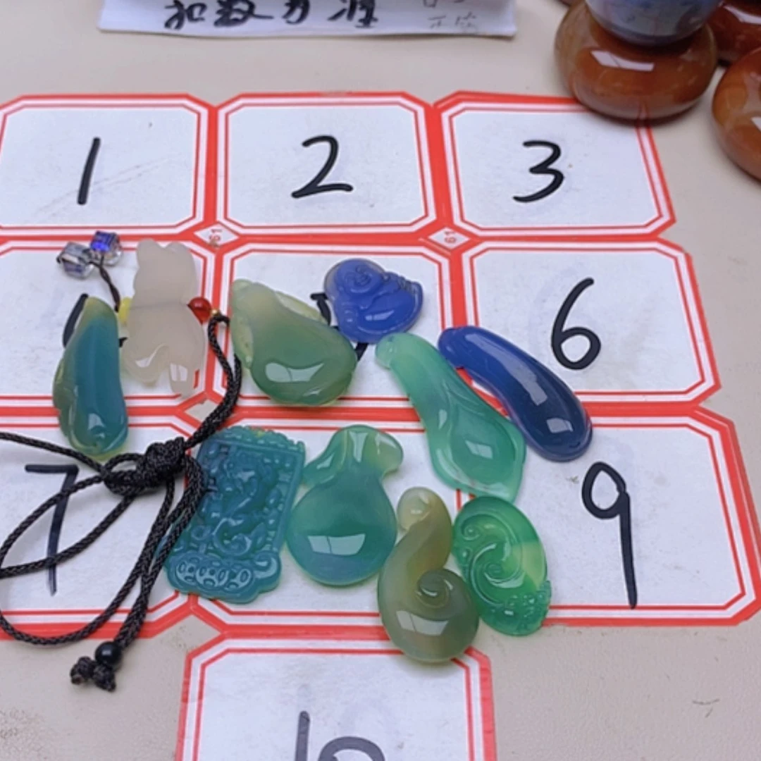 【闪购商品】玛瑙/玉髓未镶嵌珠宝半成品往***彩