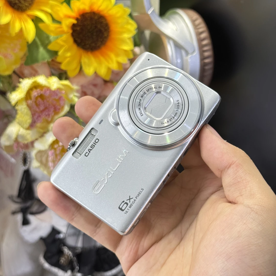 9新 Casio/卡西欧 卡西欧zs29冷白皮1600万像素滤镜多 带配件